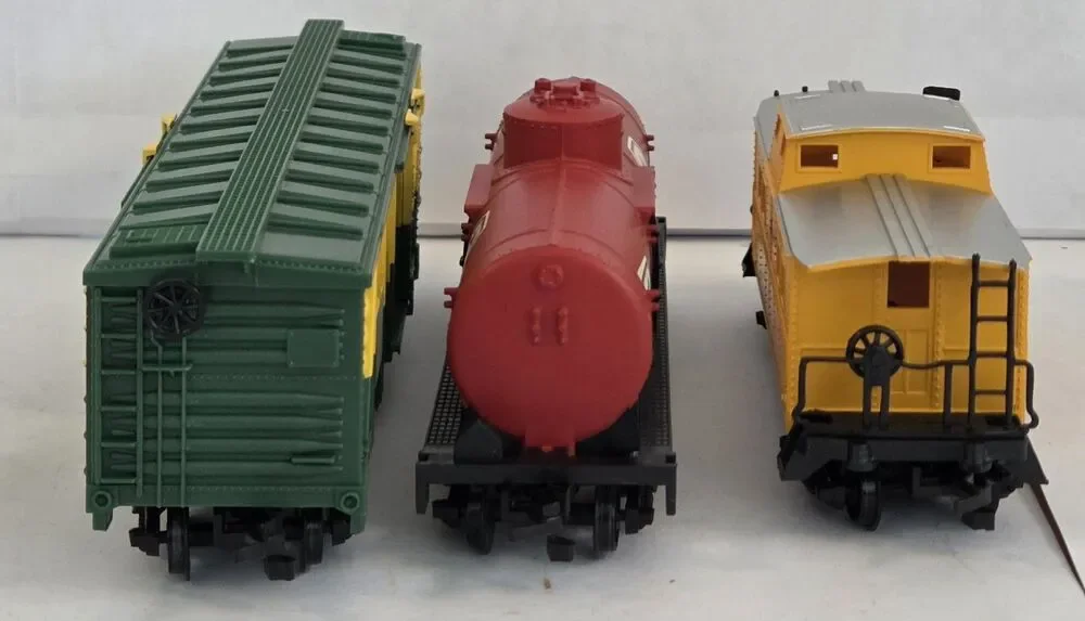 Life-Like Trains‎ HO Scale Freight Car Lot CNW Stock Car Koppers Tank UP Caboose